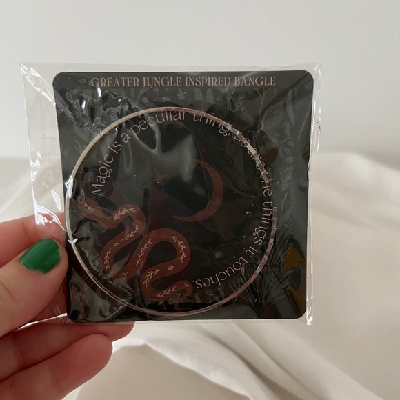 Bookish Box Greater Jungle Inspired Bangle Leaf Silver Woodland - Picture 2 of 2